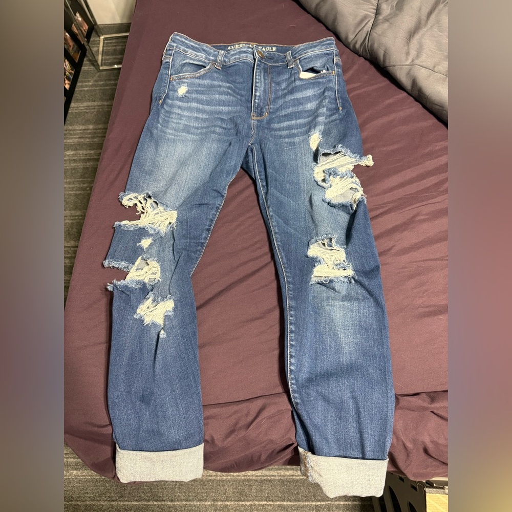 American Eagle Distressed Blue Jeans